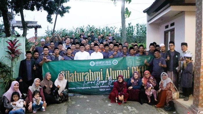 Pesantren di Persimpangan Jalan: Menjaga Warisan atau Menjemput Perubahan? Ini Refleksi Para Alumni PKU Pesantren di Persimpangan Jalan: Menjaga Warisan atau Menjemput Perubahan? Ini Refleksi Para Alumni PKU