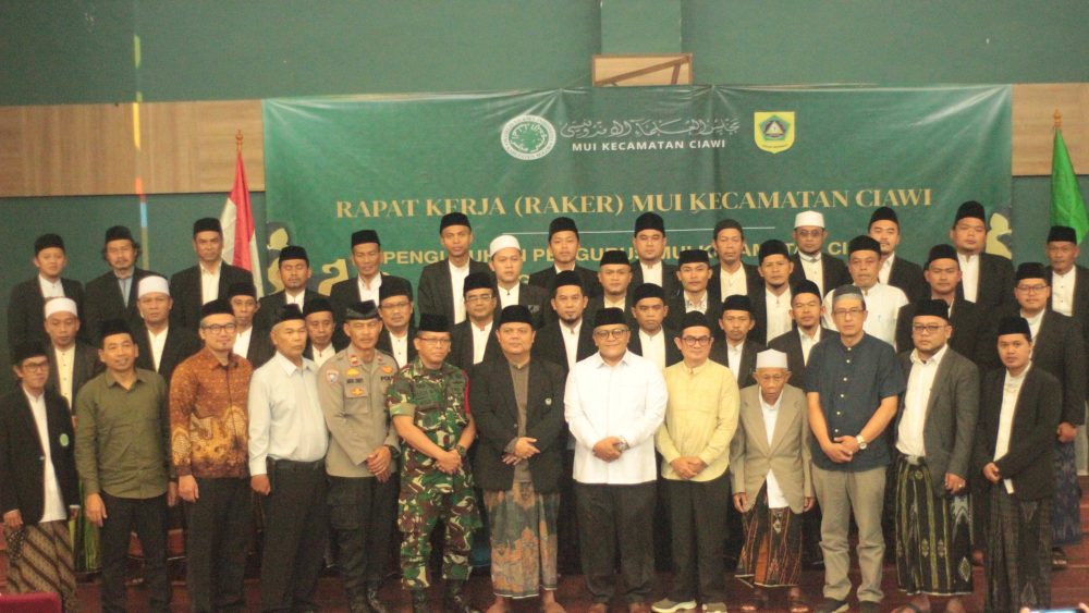 Pengukuhan dan Raker MUI Ciawi: Ulama Bukan Pemanis, Tapi Mitra Strategis