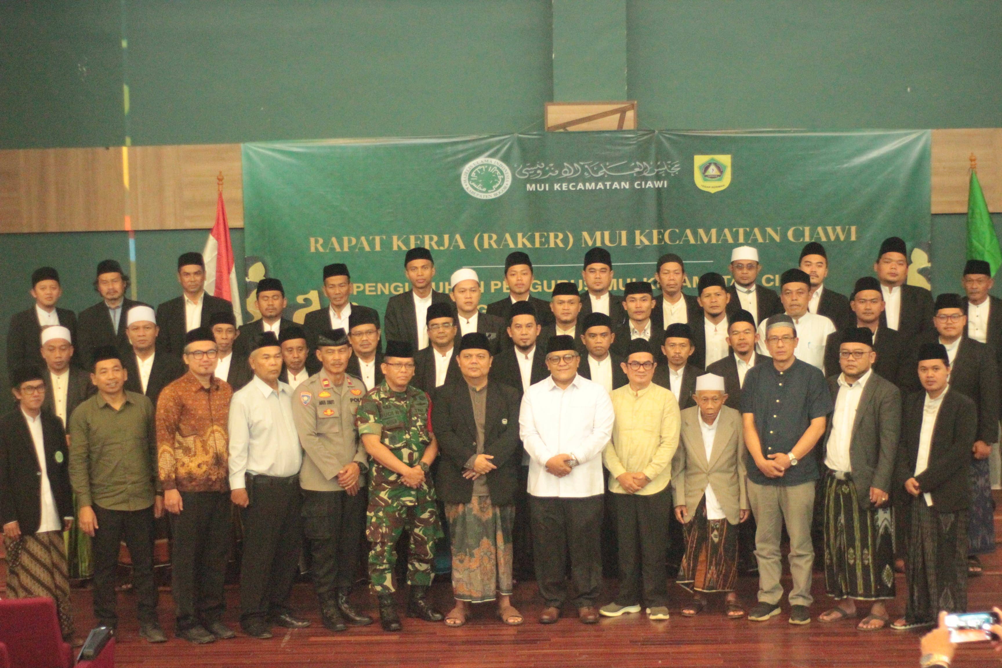 Pengukuhan dan Raker MUI Ciawi: Ulama Bukan Pemanis, Tapi Mitra Strategis Pengukuhan dan Raker MUI Ciawi: Ulama Bukan Pemanis, Tapi Mitra Strategis